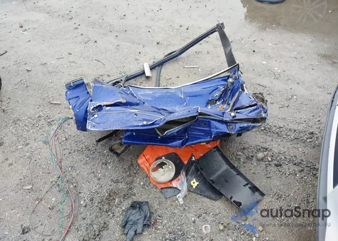 2015 Toyota Rav4 Xle z USA, uszkodzony, nr VIN 2T3RFREV7FW305207